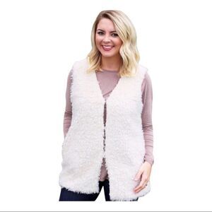 Ivory Sherpa vest by LIB. One Size. New! Women’s